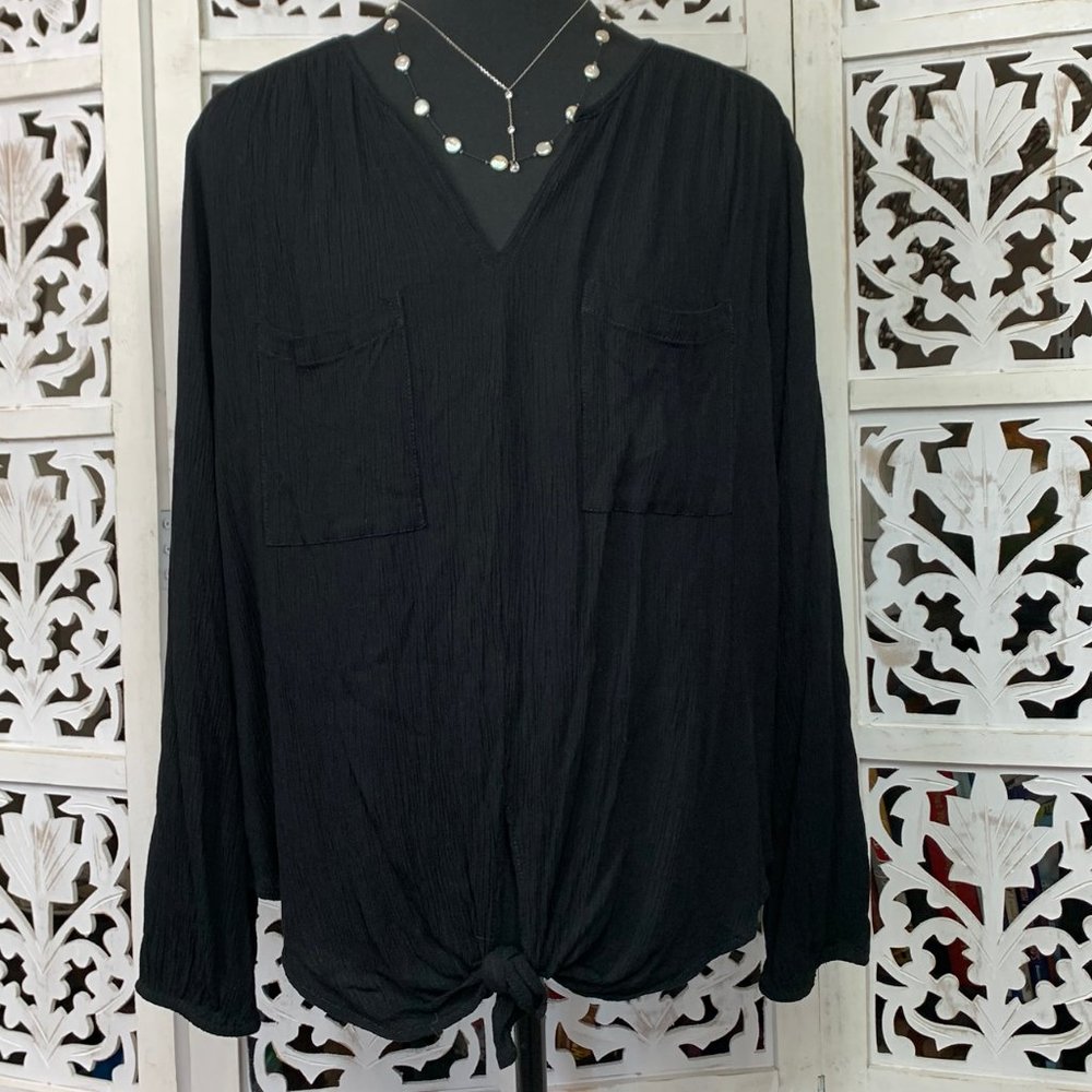 Karen Kane Black Tie waist blouse